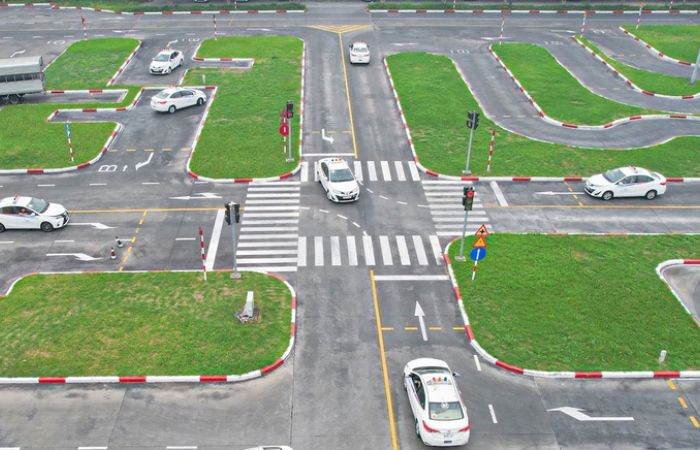 Sân tập lái xe ô tô rộng đẹp